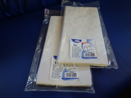 /products/c-8317-ubrus-papirovy-bily-1-2m-x-1-8m-1ks-37-35/